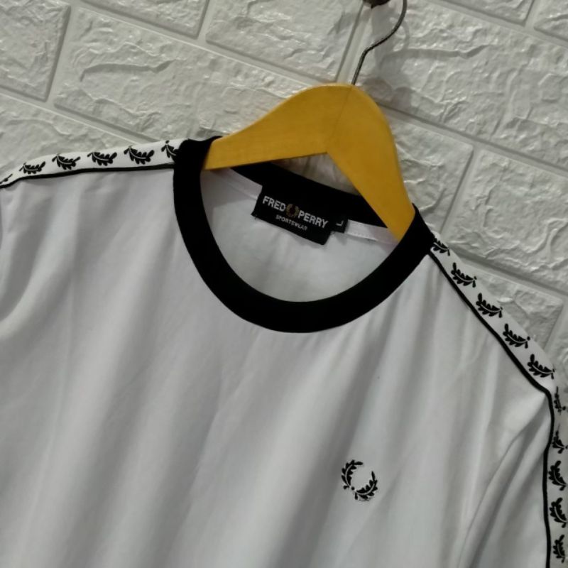 RINGER TEE FRED PERRY TAPED WHITE / KAOS FRED PERRY TAPED