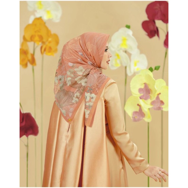 Buttonscarves Orchide Extended Orange