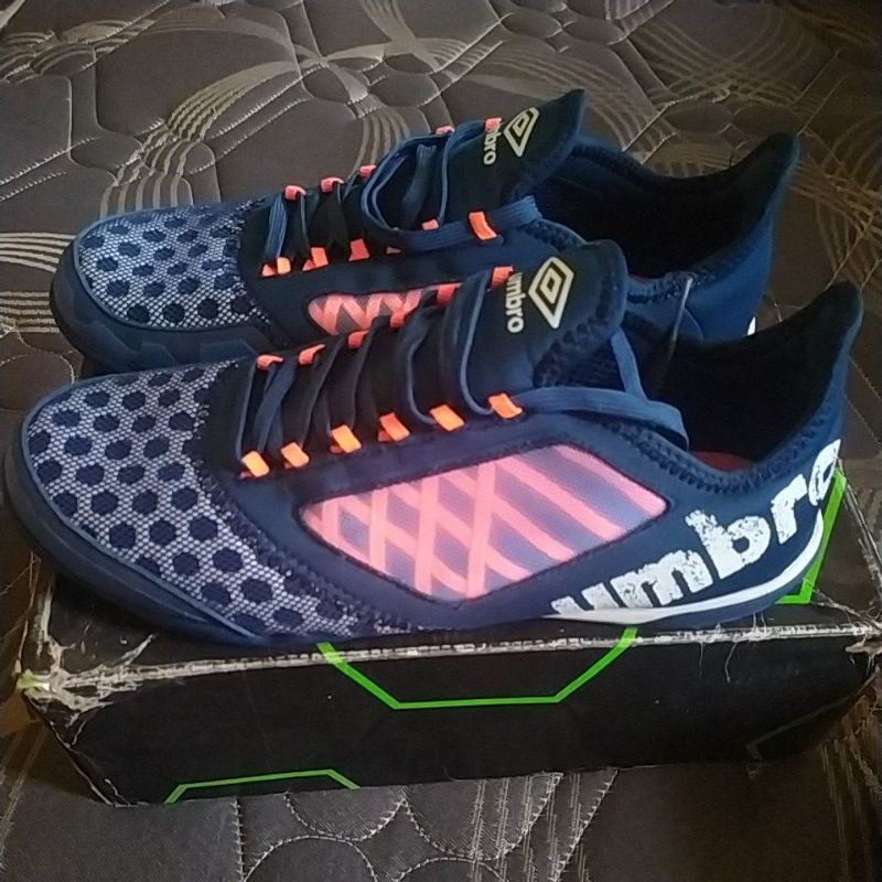 SEPATU FUTSAL UMBRO VISION PLUS PRO SECOND LIKE NEW / BEKAS