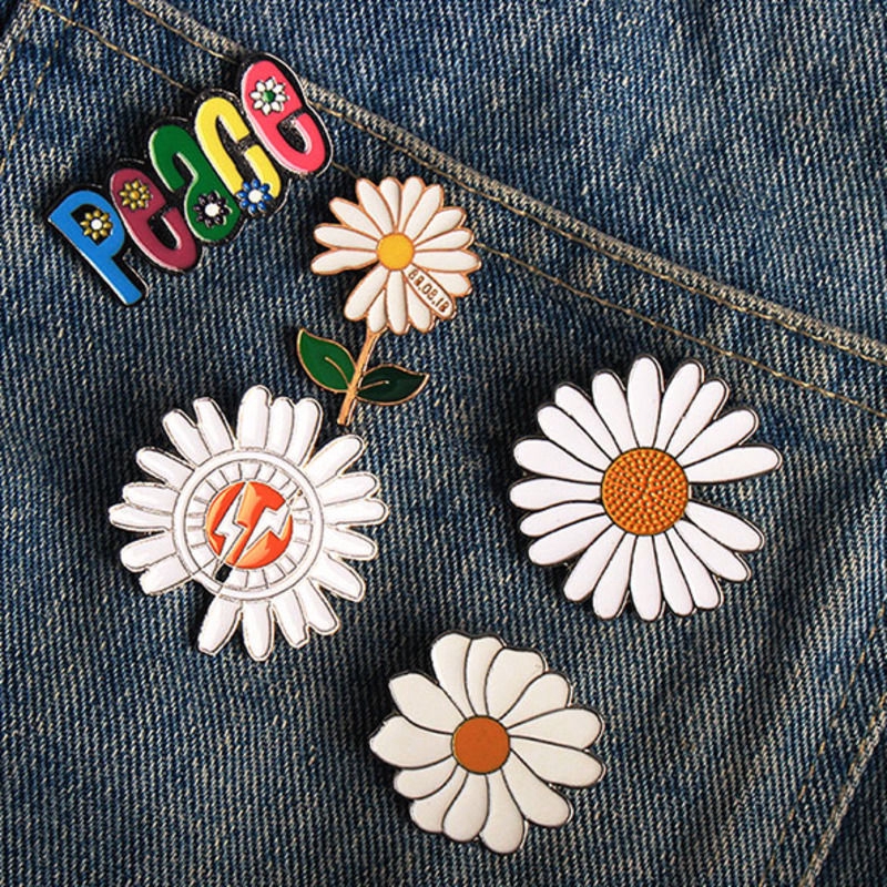 Daisy Brooch Korean Version Cute Metal Badge