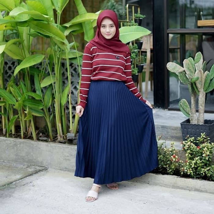 15+ Trend Terbaru Ootd Hijab Rok Plisket Navy - Imtopsty Turvy