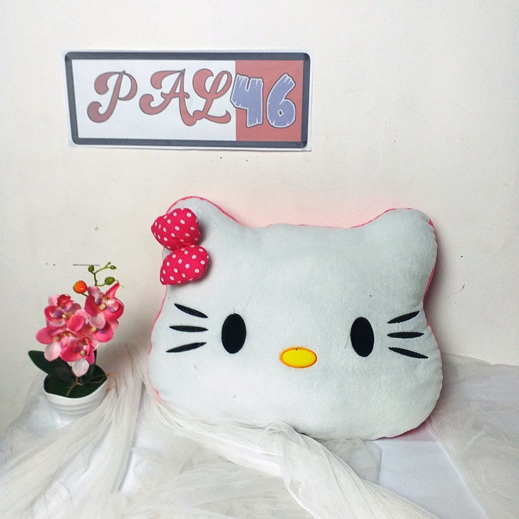 Bantal Karakter HelloKitty