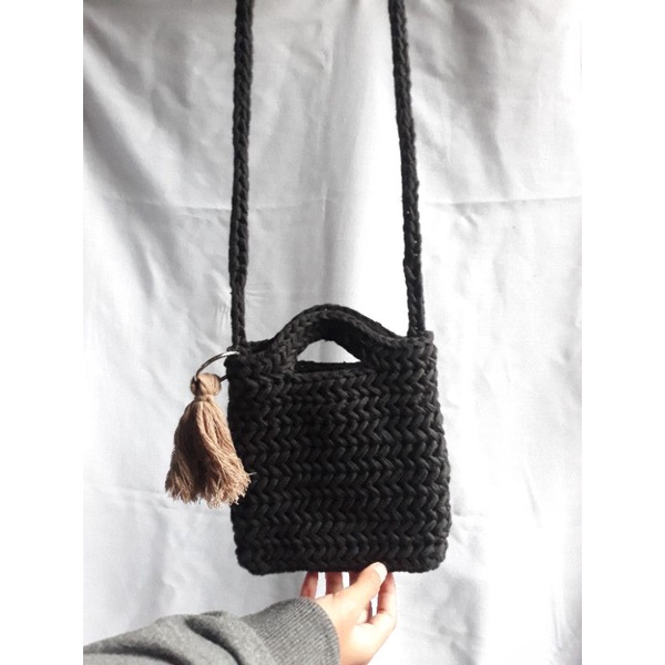 tas rajut / crochet bag / tas selempang rajut / sling bag / tas handmade rajut / tas handmade