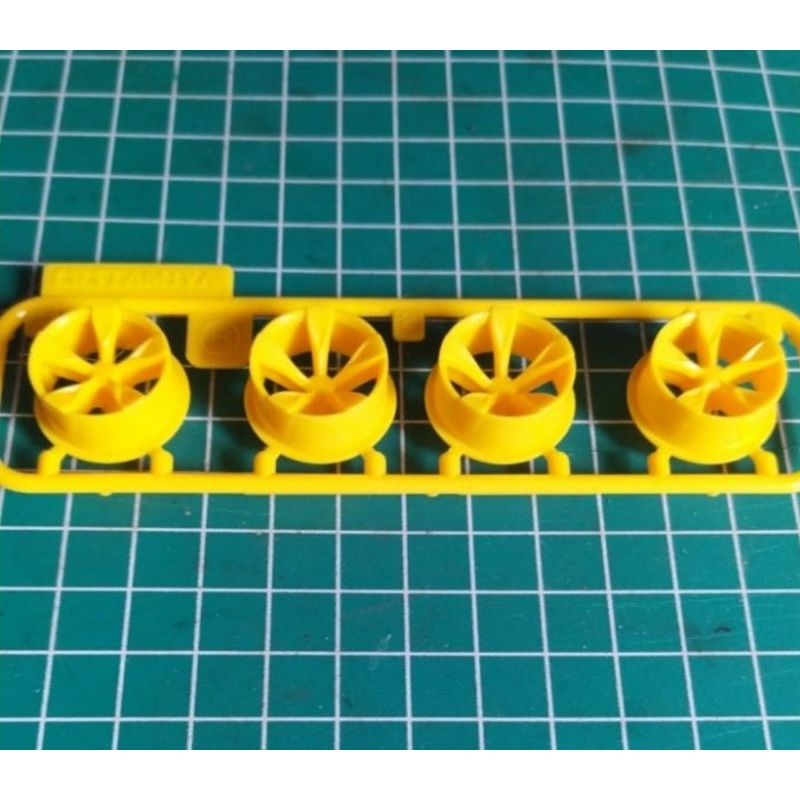 Tamiya Velg Medium 5 Spoke (kuning)