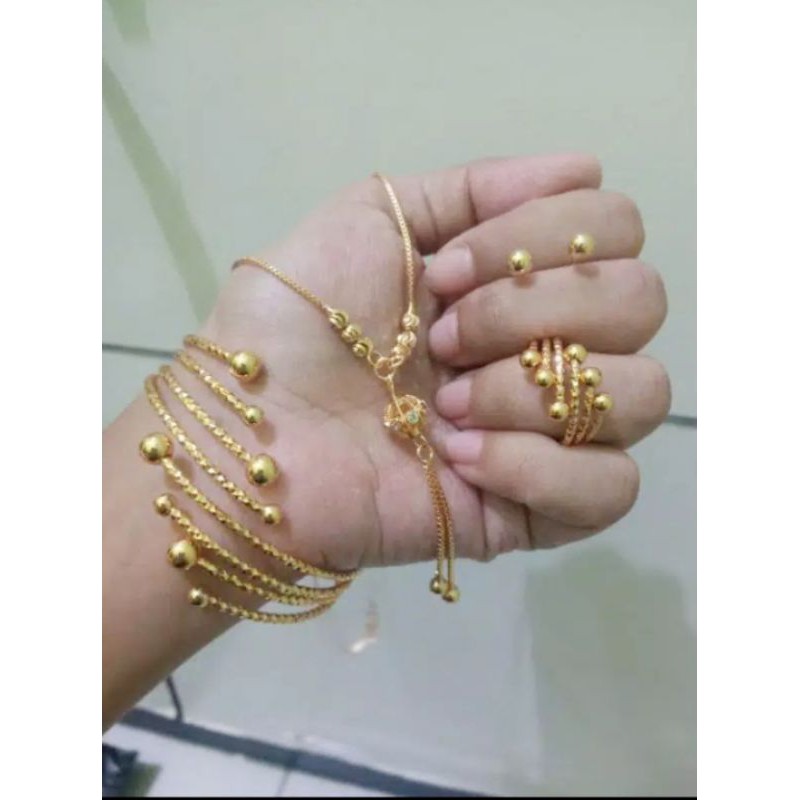 Kalung satu set perhiasan set rumbai wanita gold lapis emas 18k