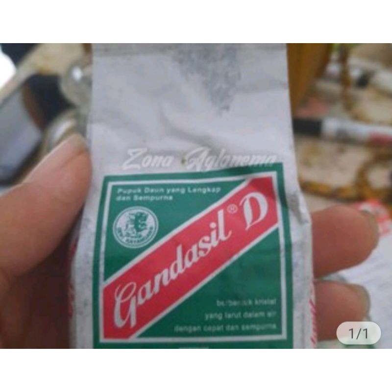 PUPUK DAUN TANAMAN HIAS AGLONEMA