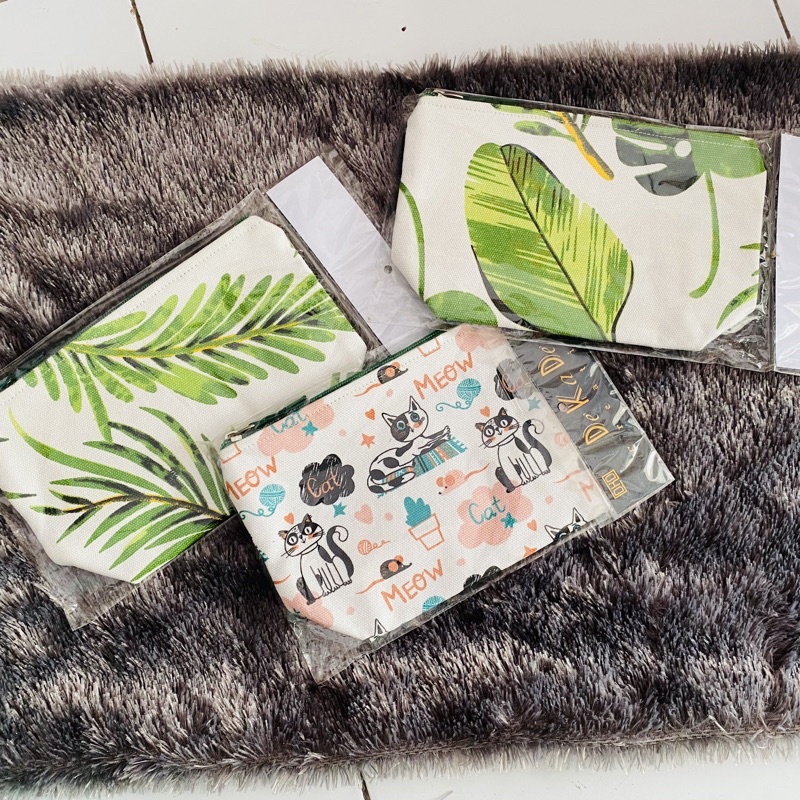 

POUCH MAKEUP/TEMPAT PENSIL KAIN KANVAS
