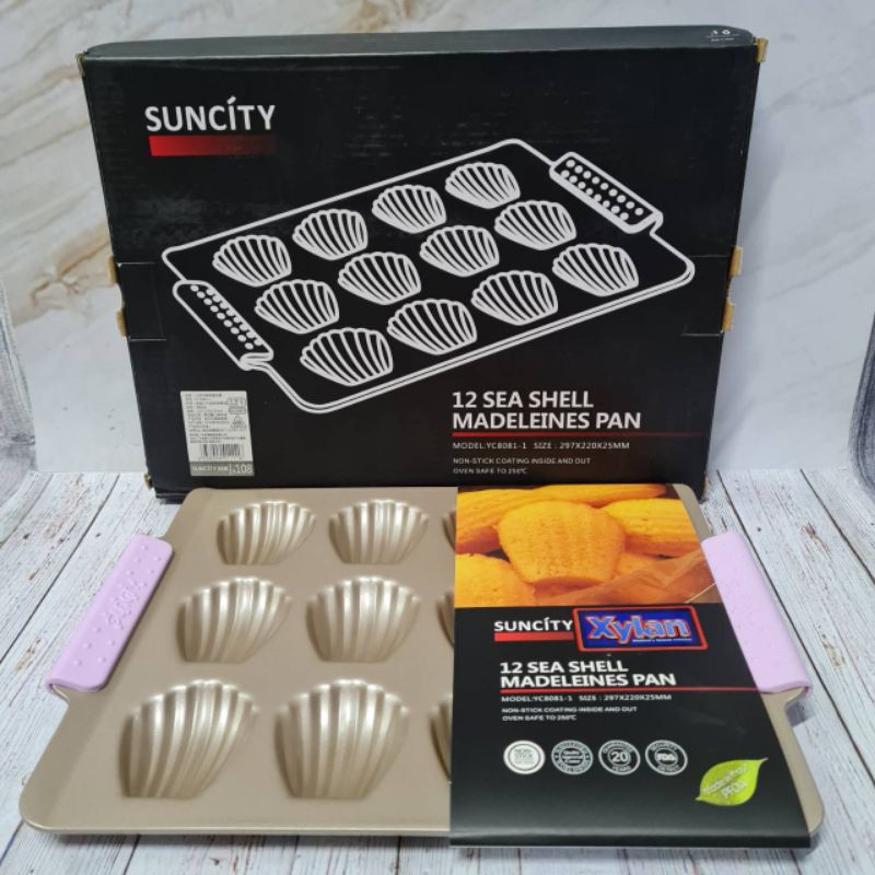 Suncity 12cups madeleine cake pan with silicone handle / loyang kerang