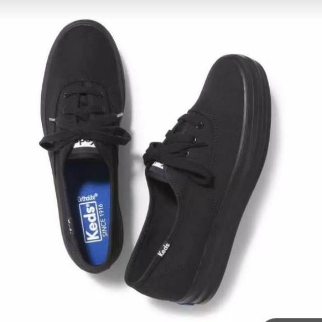 Sepatu keds triple black