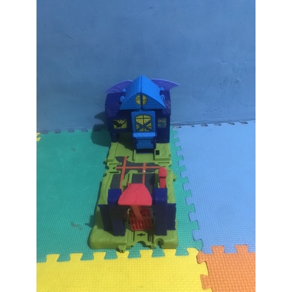 HOT WHEELS CITY BAT MANOR ATTACK PLAYSET