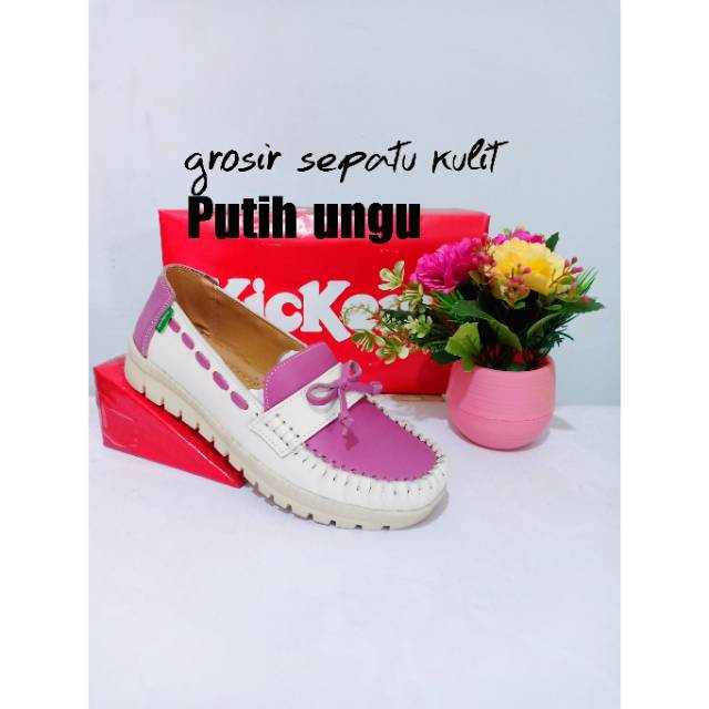 Sepatu Kickers wanita warna putih ungu model terbaru.