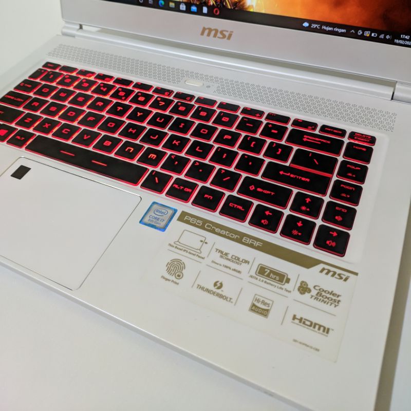 Raja Laptop gaming/editing Msi  p65 creator 8RF core i7 8750H - Dual vga Nvidia GeForce GTX 1070 Max-Q