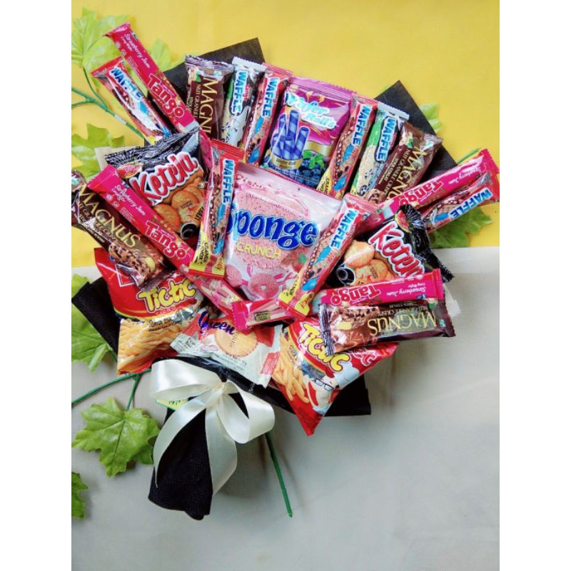 Bucket Snack, Bucket Makanan, Snack Bouquet, Buket Coklat, Buket Bunga Satin