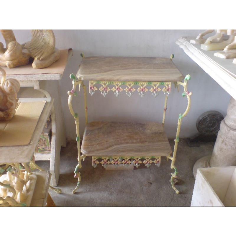 Meja TV onix variasi besi Tulungagung Terlaris