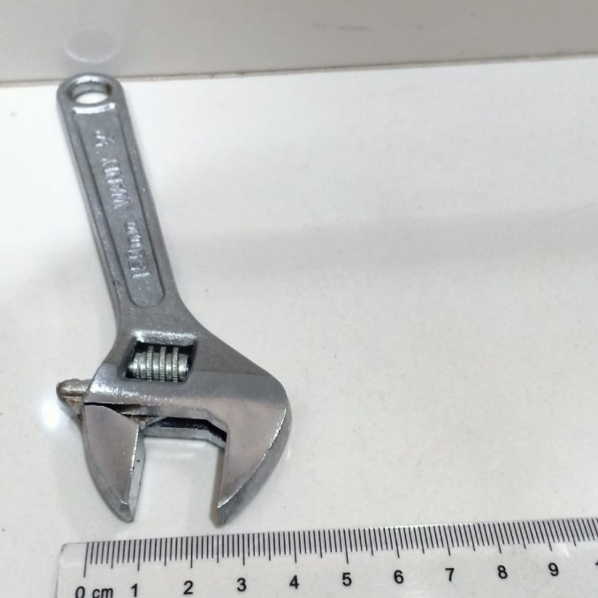 KUNCI INGGRIS 6&quot;/ADJUSTABLE WRENCH