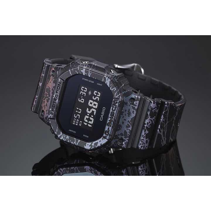 SPORT WATCH DIGITAL SEGI G-SHOCK CASIO DW-5600 MOTIF FULL BLACK