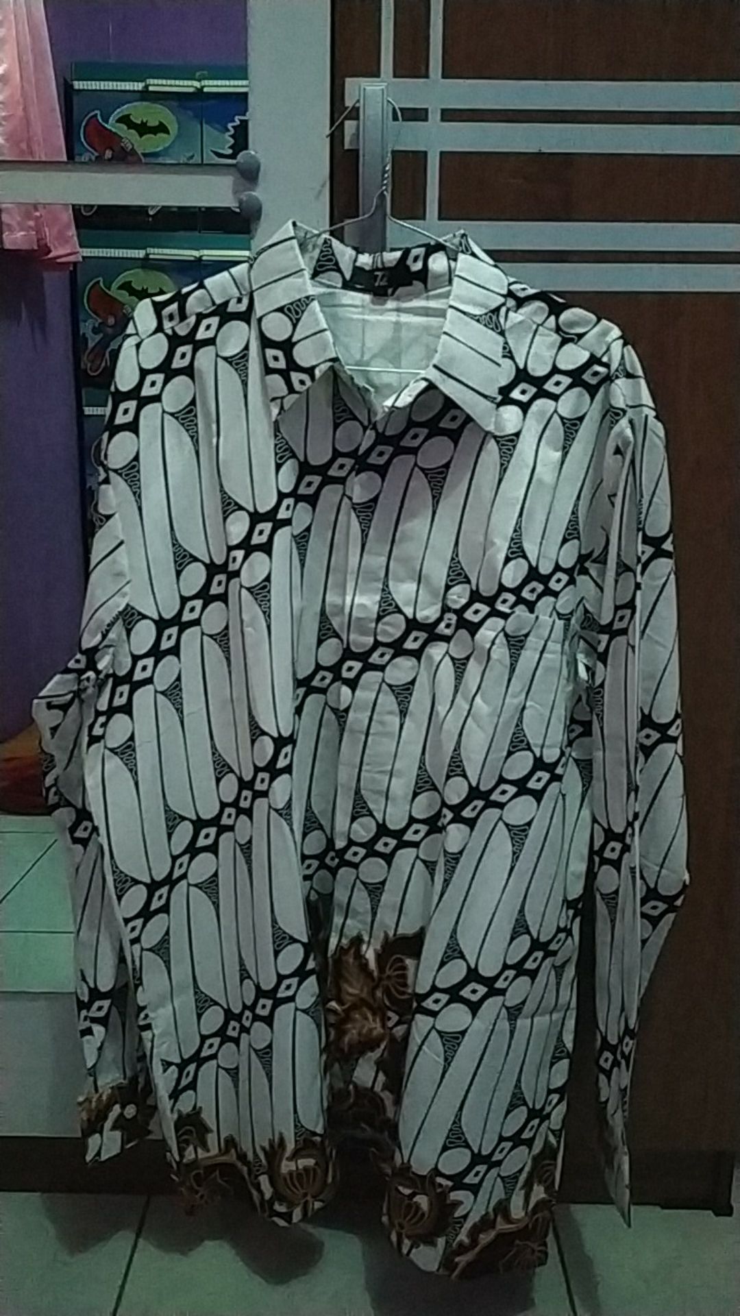 Kemeja Batik Pria Lengan Panjang Premium Motif Parang Warna Putih 725495 Cap 72