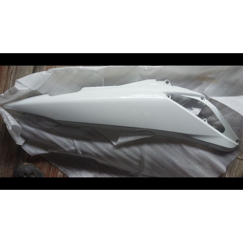 Side Body - Cover Bodi - Body Samping Belakang Kanan Honda Supra X 125 2006 Original AHM Putih