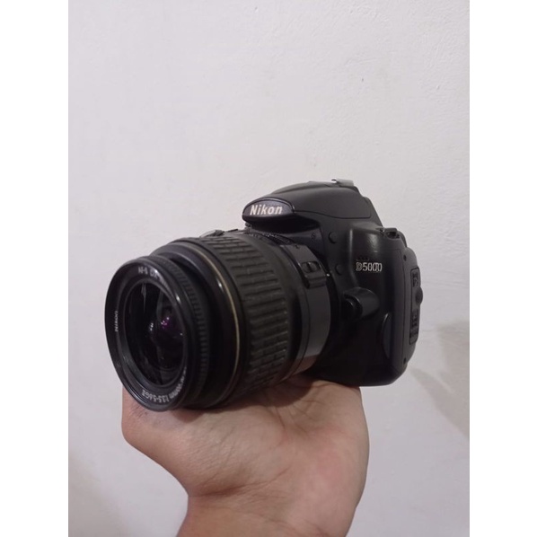Kamera NIKON DSLR D5000 dan Lensa Kit 18-55mm DX