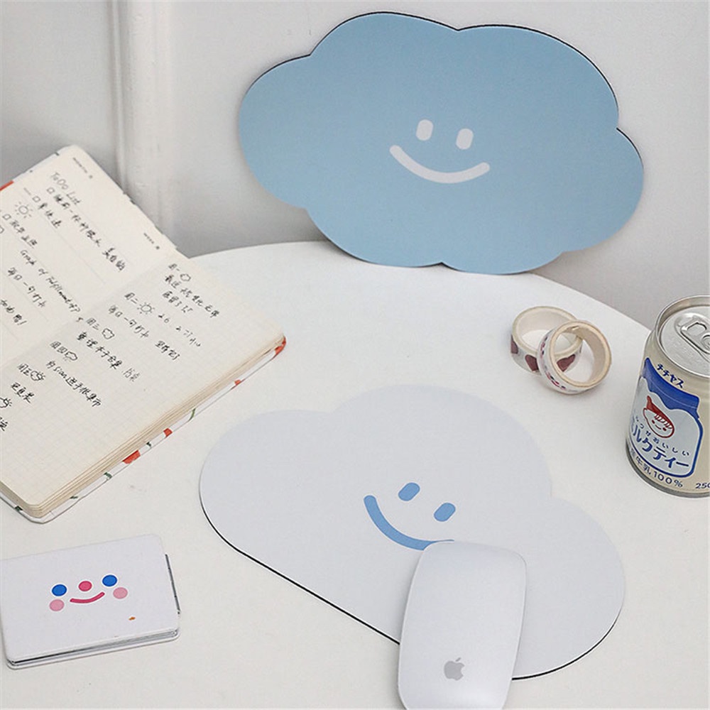 1pc Mouse Pad Anti Air Motif Awan Tersenyum