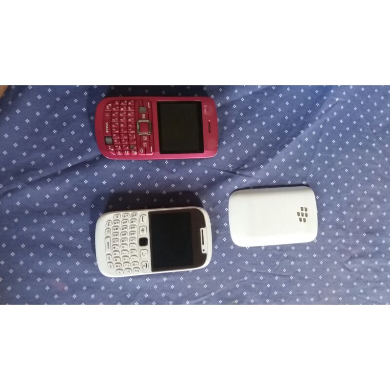 hp nokia dan blackberry bekas rusak tidak terpakai