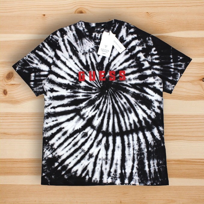 KAOS GUESS JEANS ASAP ROCKY TIE DYE SPIRAL WASHED BLACK WHITE PRINTED SCRIPT FONT