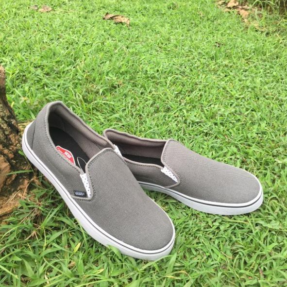 SEPATU KASUAL VANS SLIP ON SLIPON SLOP HITAM FOX PUTIH