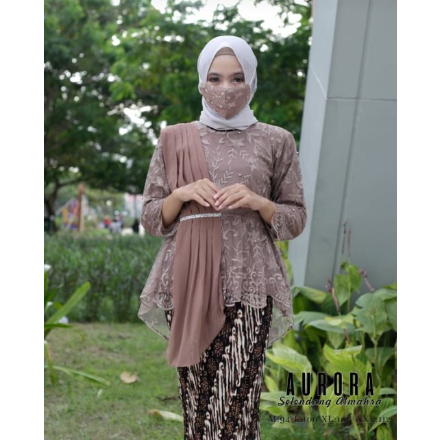 kebaya modern/kebaya wisuda/kebaya terbaru/kebaya lamaran