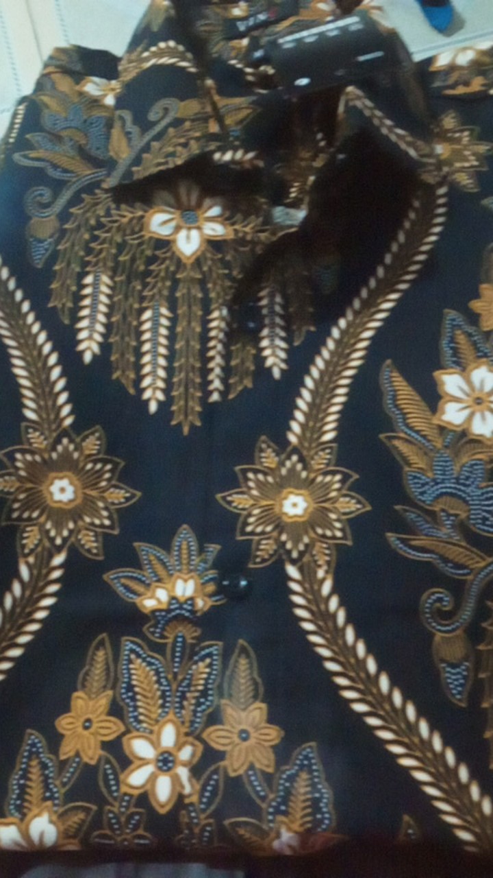 Kemeja Batik Panjang Kantor / Batik Pria Motif Keraton