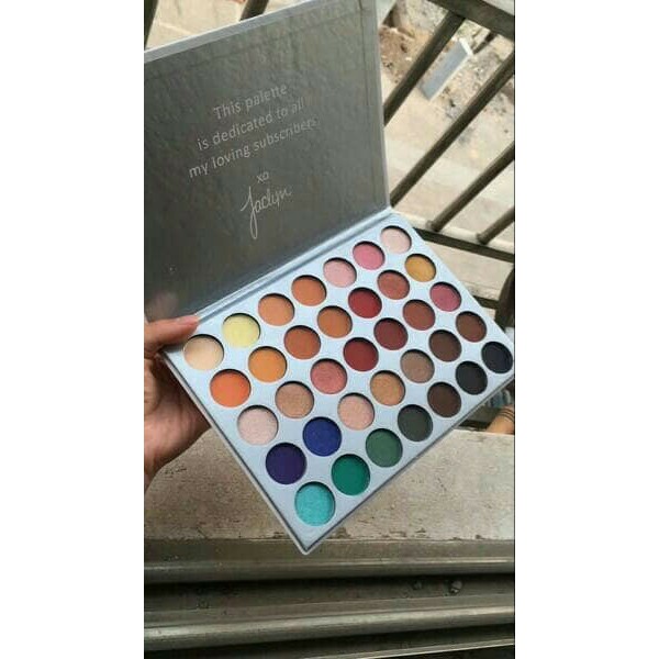 Morphe Eyeshadow Jaclyn pallete