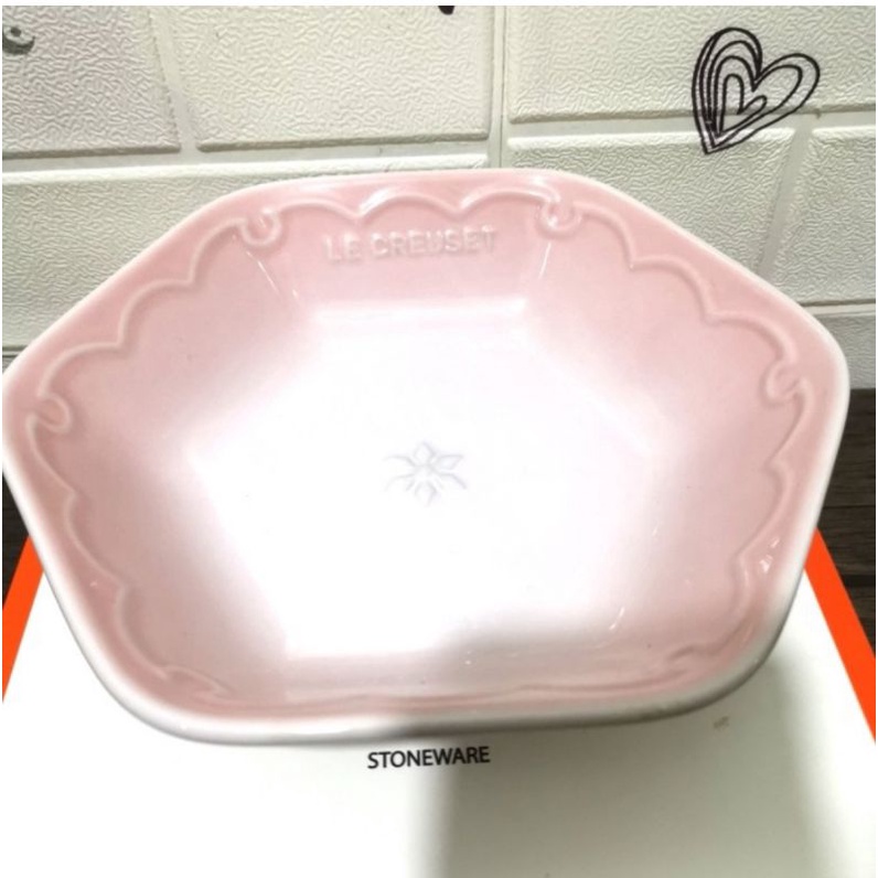 piring le creuset Snow ring hexagonal deep plate