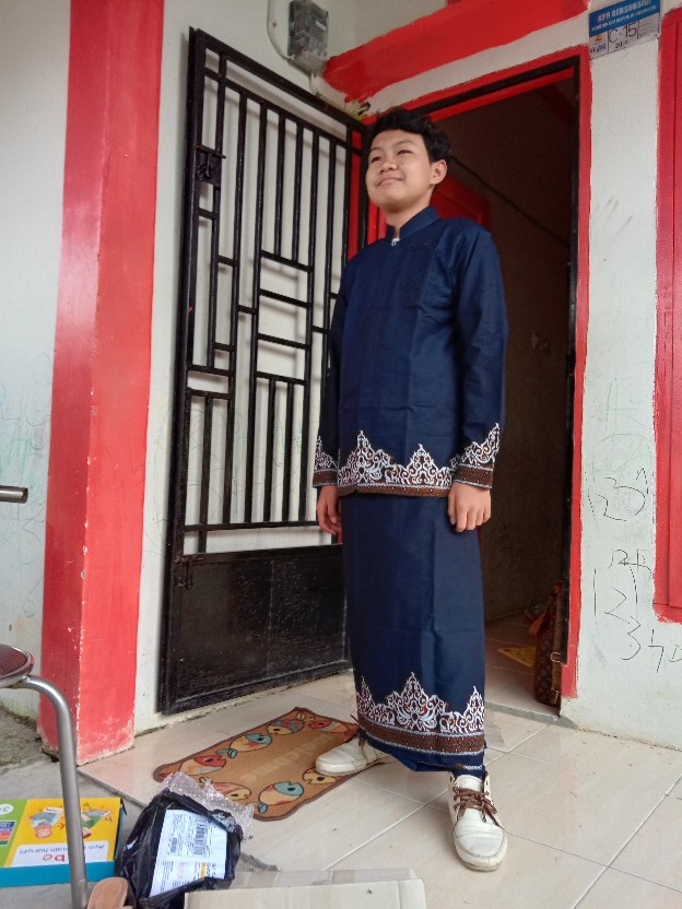 Batik Solo Modern Setelan Sarung Celana Dan Koko Semar Putih