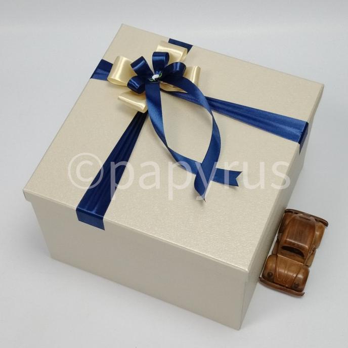 

[COD] Papyrus 30x30cm Tinggi 20cm Kotak Kado Gift Box [COD]
