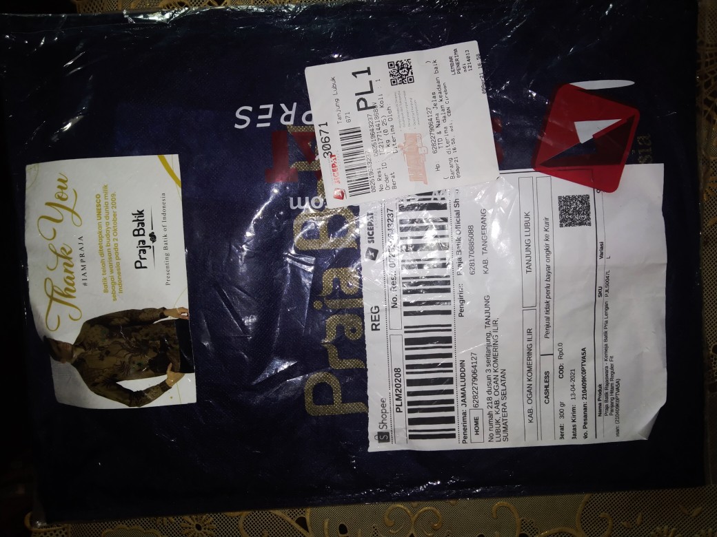 Praja Batik Rajaswara - Kemeja Batik Pria Lengan Panjang Hitam Reguler Fit