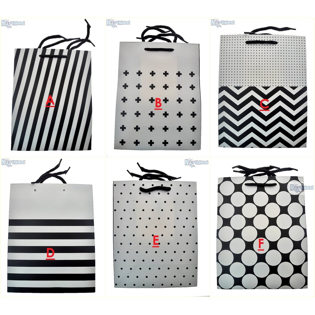 

FRESH Paper Bag Tribal Polkadot Line 4 Pieces 18 x 10 x 23 cm ISTIMEWA