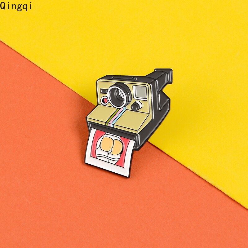 Bros Pin Enamel Bentuk Kartun Pantat Kamera Lucu Gaya Retro