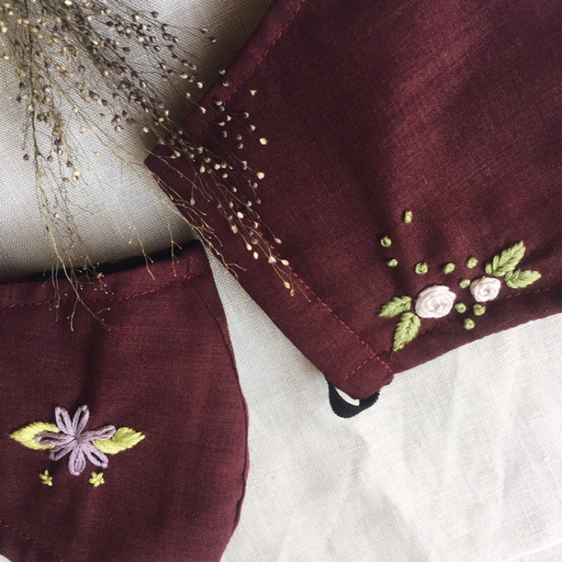 Masker Kain Katun Sulam (bordir) Maroon Handmade 3 lapis