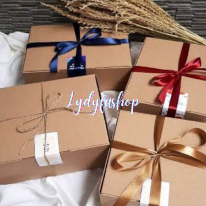 

Box Hampers / kotak kado murah