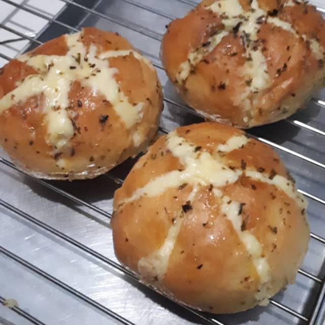 

Korean Garlic Cheese Bread