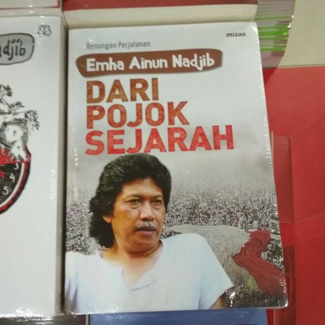 Best Book: Dari Pojok Sejarah (Emha Ainun Nadjib)