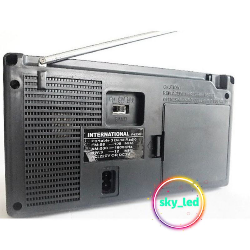 RADIO PORTABLE INTERNATIONAL JADUL 3 BAND FM - AM -SW AC/DC 4250 ANTIK