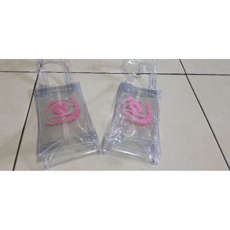 

Tas mika uk 10x20x10 ( sablon 1sisi 1warna )