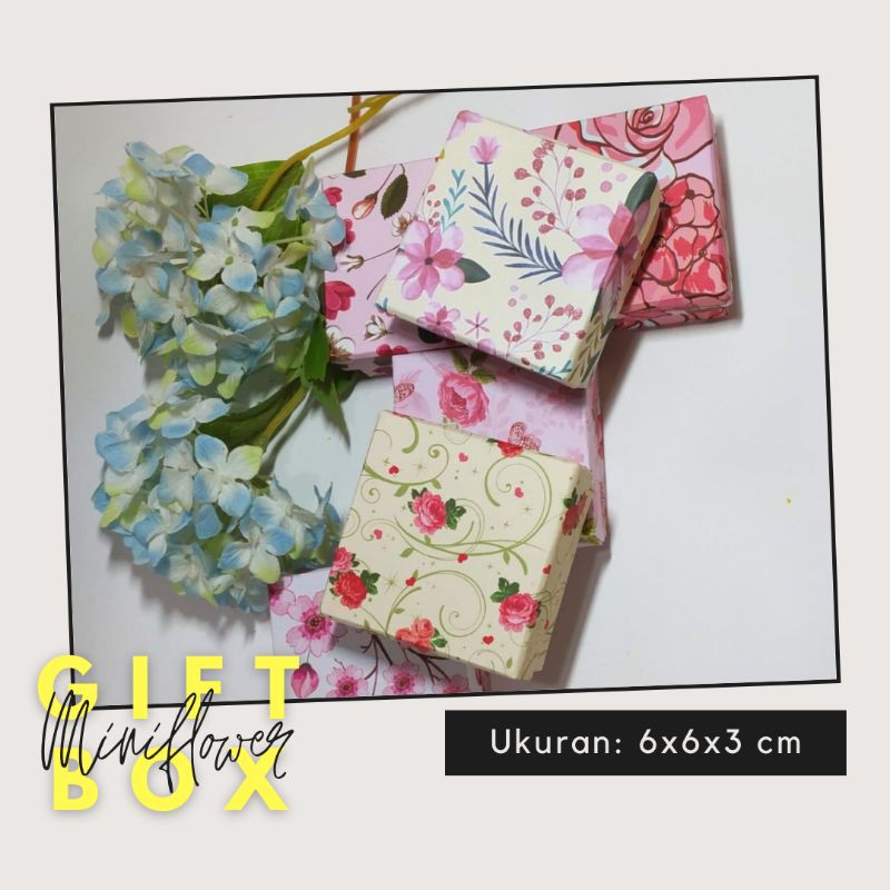 

[READY] Mini Box ukuran 6x6x3 cm Kotak Kado dan Aksesoris