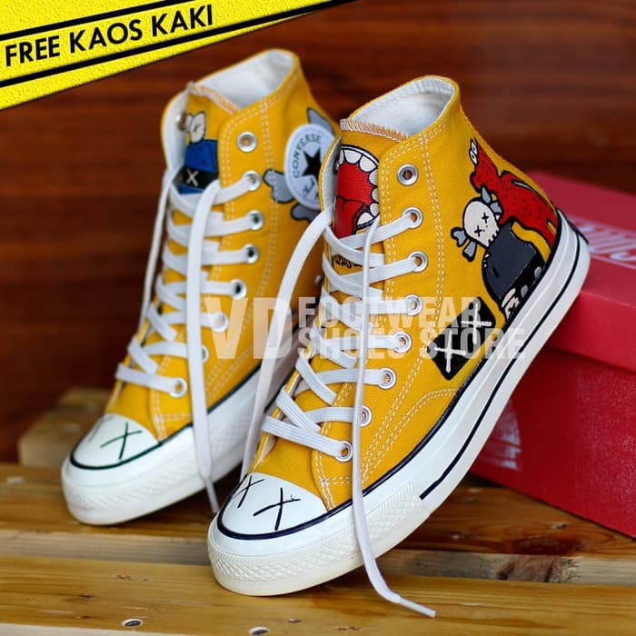 Promo SEPATU CONVERSE 70s HIGH x KAWS PREMIUM ORIGINAL ALL STAR - YELLOW Diskon