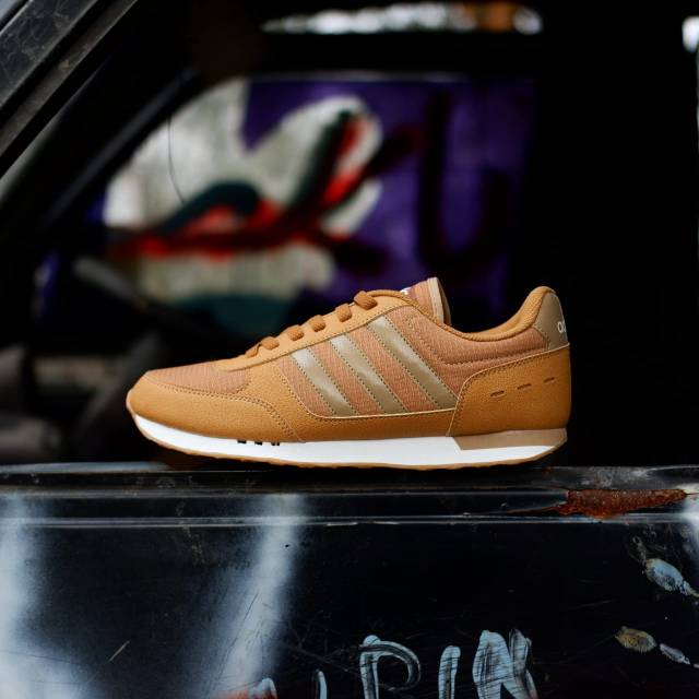 ADIDAS NEO CITY RACER BROWN