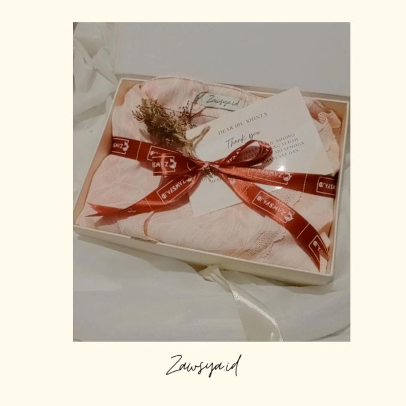 

box hampers with pita (box only)