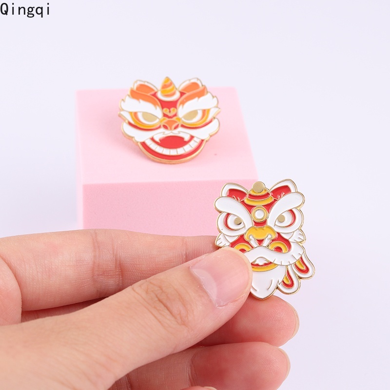 Bros Pin Enamel Desain Kartun Singa Menari Tradisional China Untuk Hadiah