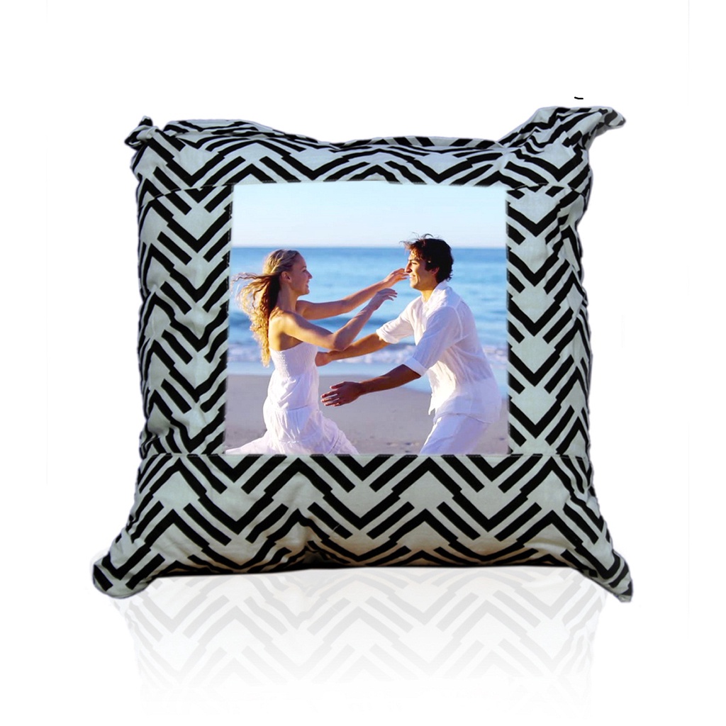 Sarung Bantal Monochrome