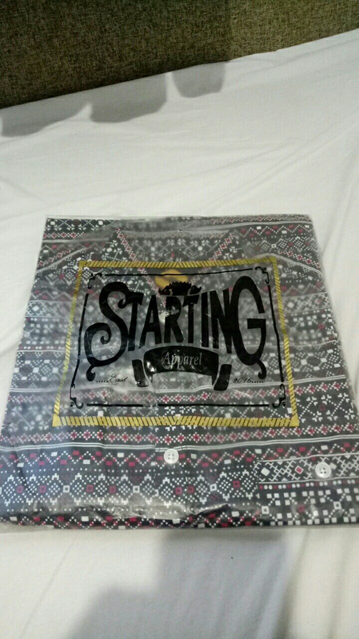 Kemeja Batik Abstrak Modern Pria Cowok Lengan Pendek Hitam Merah Putih Distro Termurah S344