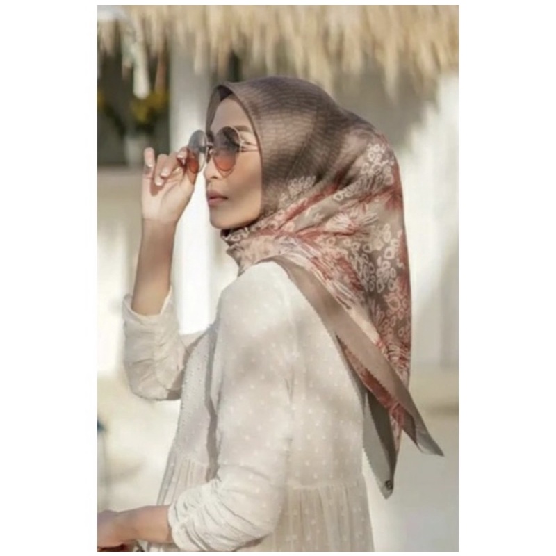 buttonscarves les amities mocha preloved